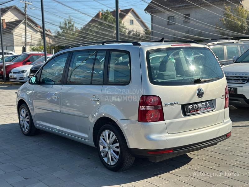 Volkswagen Touran A U T / M E T A N