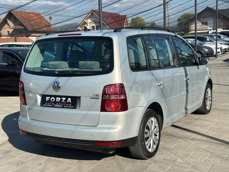 Volkswagen Touran A U T / M E T A N
