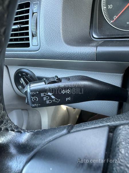 Volkswagen Touran A U T / M E T A N