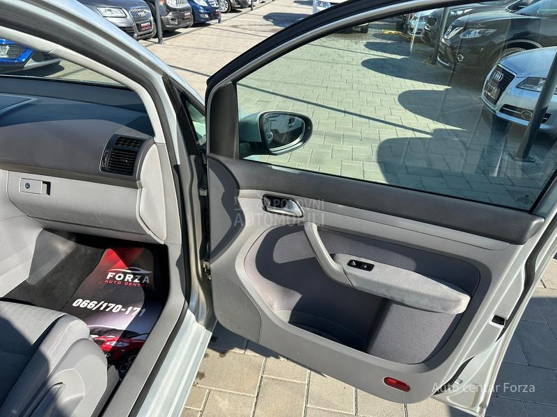 Volkswagen Touran A U T / M E T A N