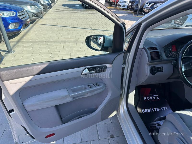 Volkswagen Touran A U T / M E T A N