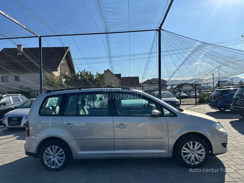 Volkswagen Touran A U T / M E T A N