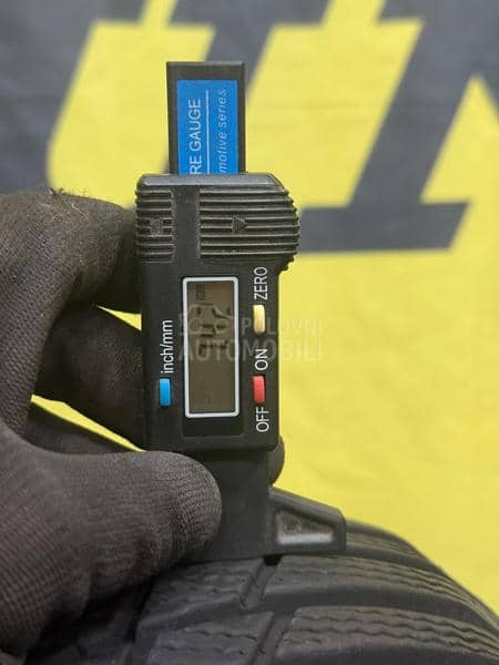 Bridgestone 215/55 R17 Zimska