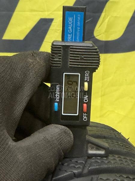 Bridgestone 215/55 R17 Zimska