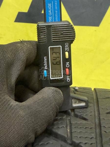 Bridgestone 215/55 R17 Zimska