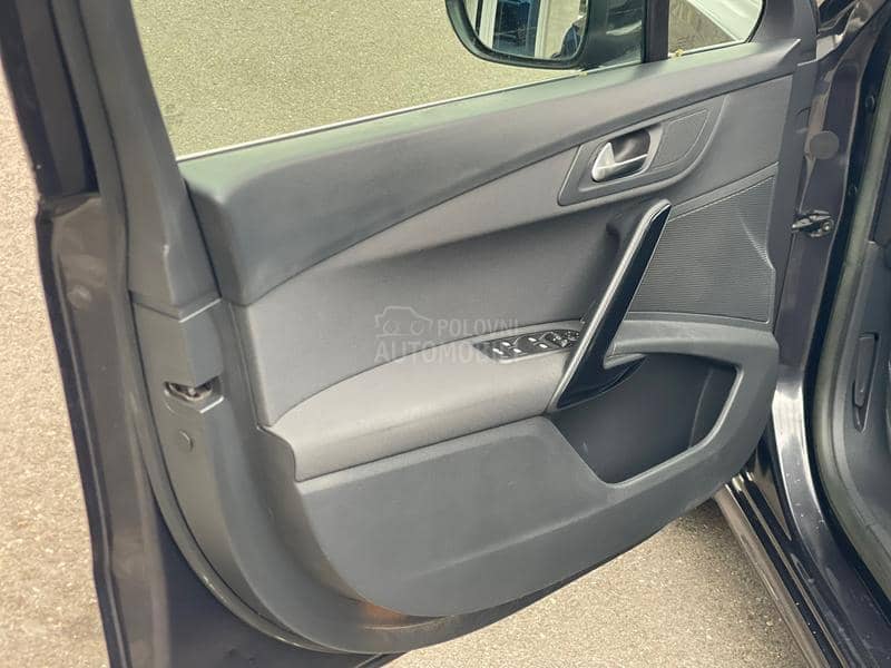 Peugeot 508 P A N O