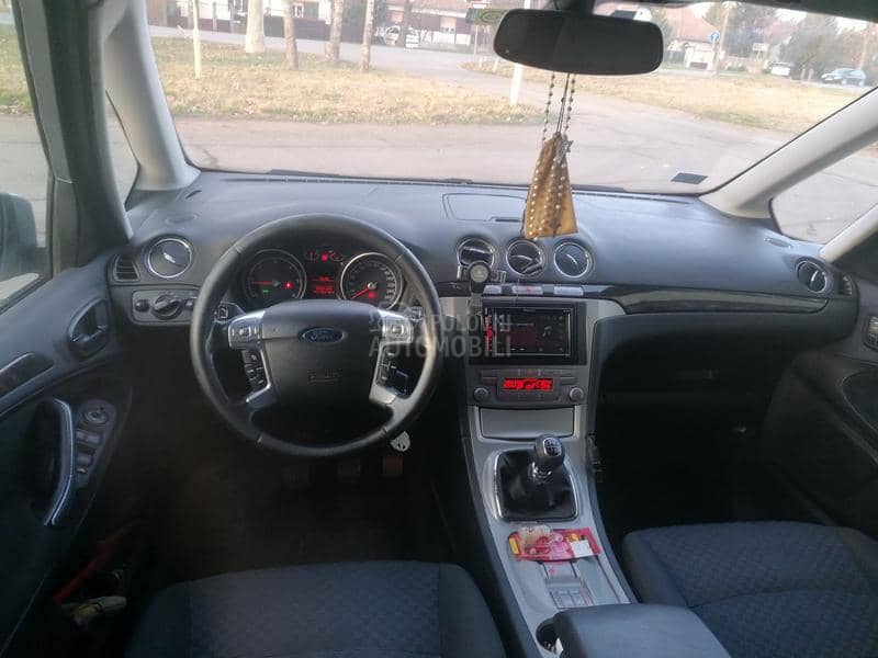 Ford Galaxy 2.0 tdci Ghia