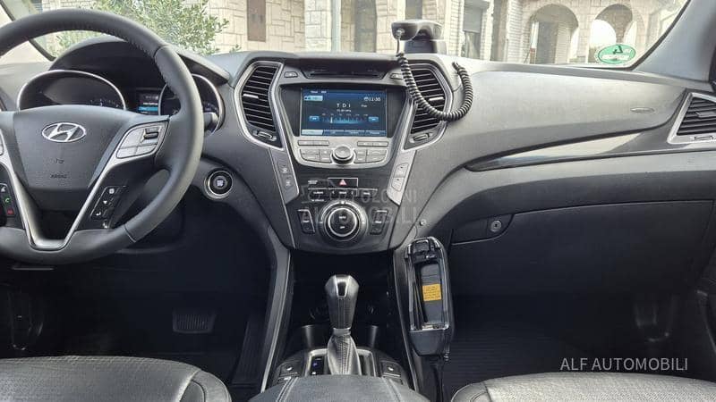 Hyundai Santa Fe d  NAV/AUT