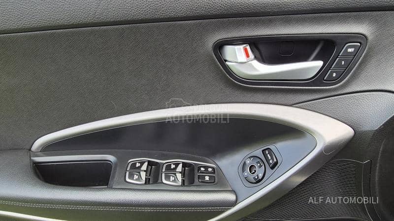 Hyundai Santa Fe d  NAV/AUT