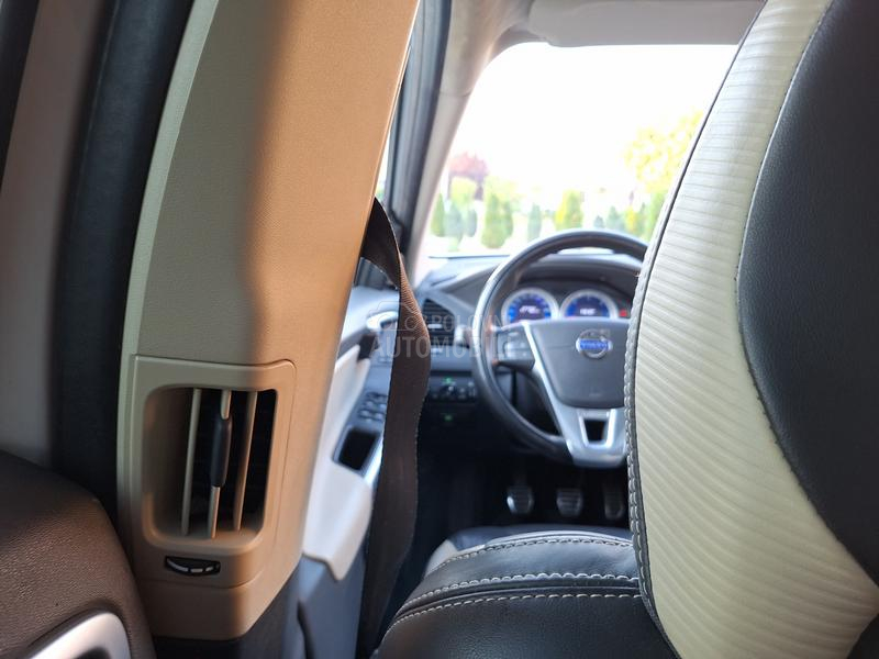 Volvo XC60 R-Design D3 AWD