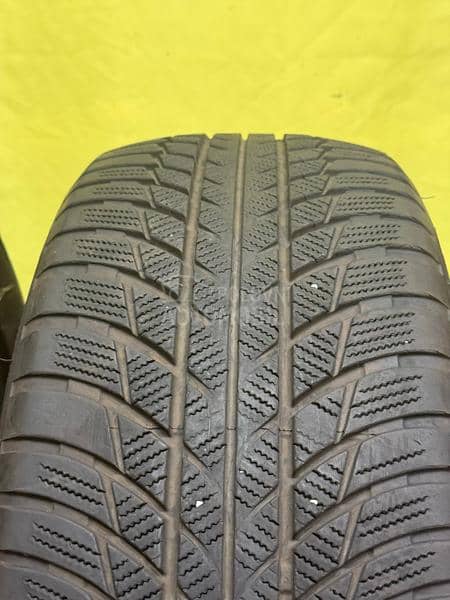 Bridgestone 225/50 R17 Zimska
