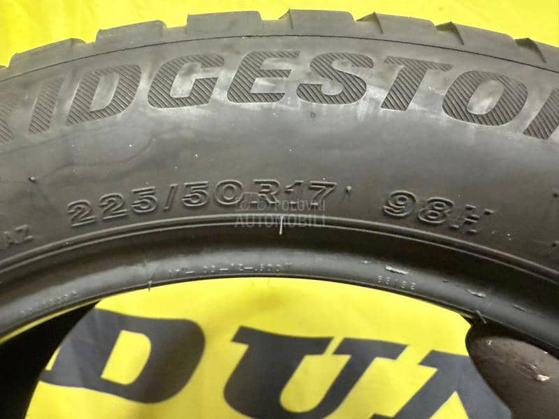 Bridgestone 225/50 R17 Zimska