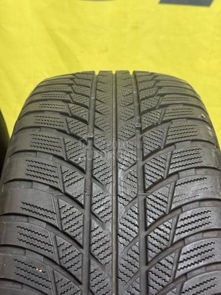 Bridgestone 225/50 R17 Zimska