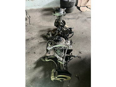 Audi Q5 -  kompletan auto u delovima