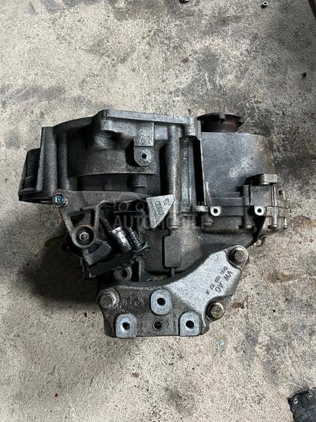 Audi Q3 -  kompletan auto u delovima