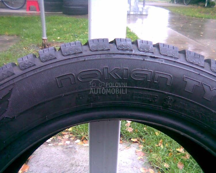 Nokian 225/55 R17 Zimska