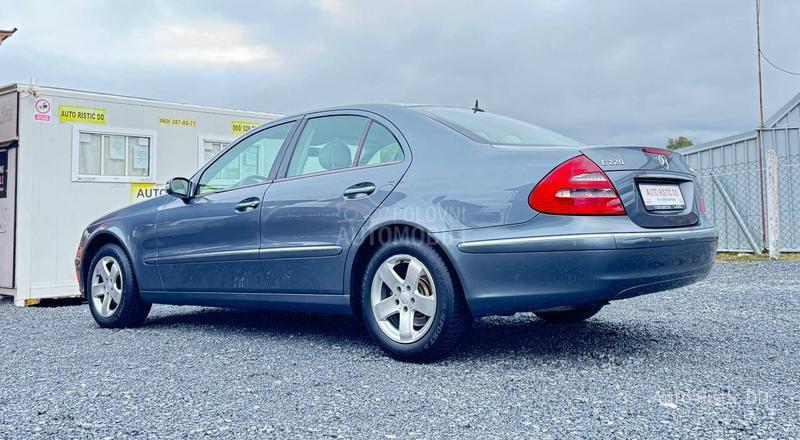 Mercedes Benz E 220 ELEGANCE  T O P