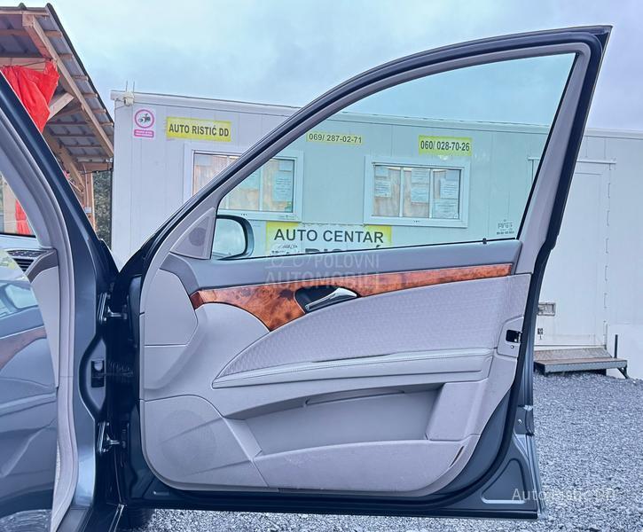 Mercedes Benz E 220 ELEGANCE  T O P