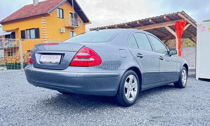 Mercedes Benz E 220 ELEGANCE  T O P