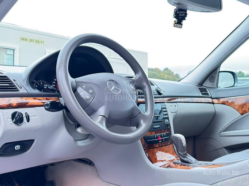 Mercedes Benz E 220 ELEGANCE  T O P