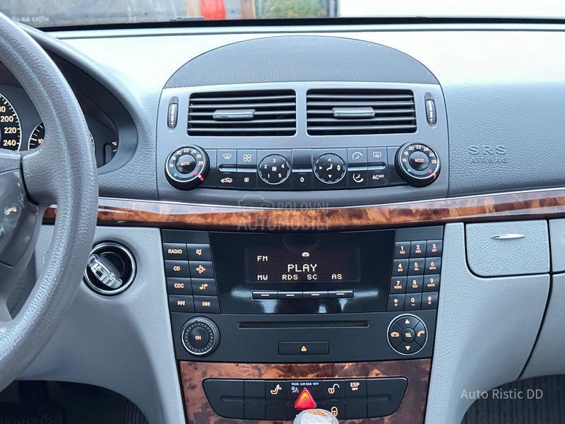 Mercedes Benz E 220 ELEGANCE  T O P