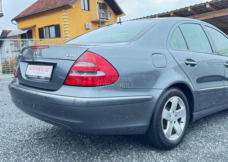Mercedes Benz E 220 ELEGANCE  T O P