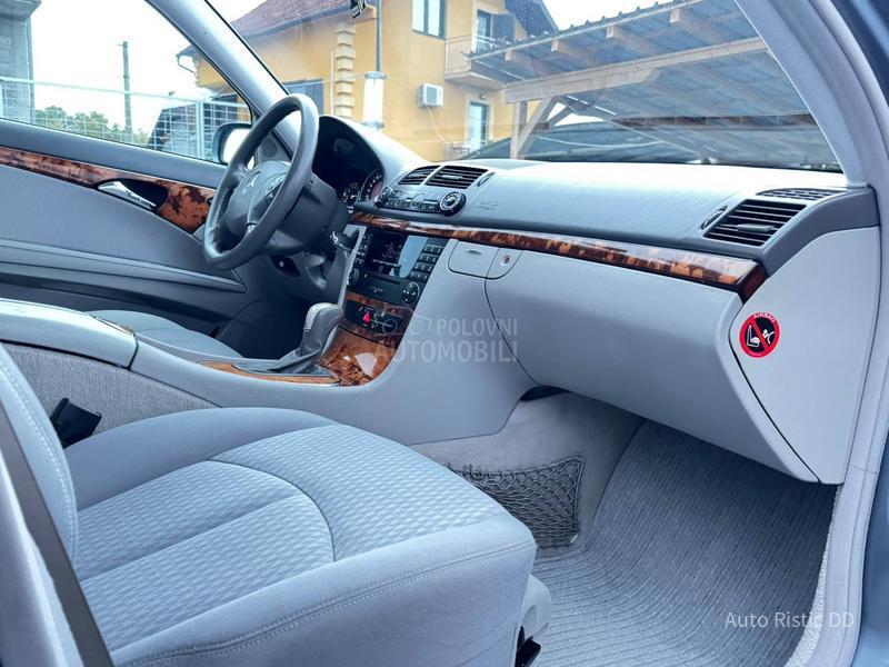 Mercedes Benz E 220 ELEGANCE  T O P