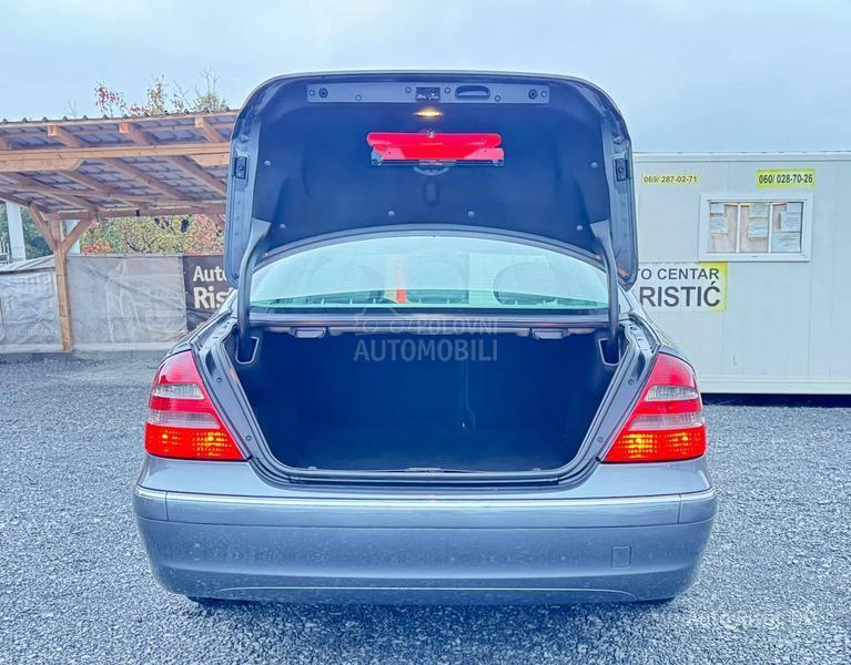 Mercedes Benz E 220 ELEGANCE  T O P