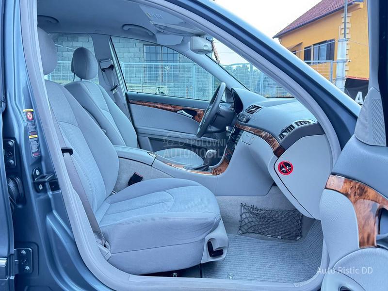 Mercedes Benz E 220 ELEGANCE  T O P
