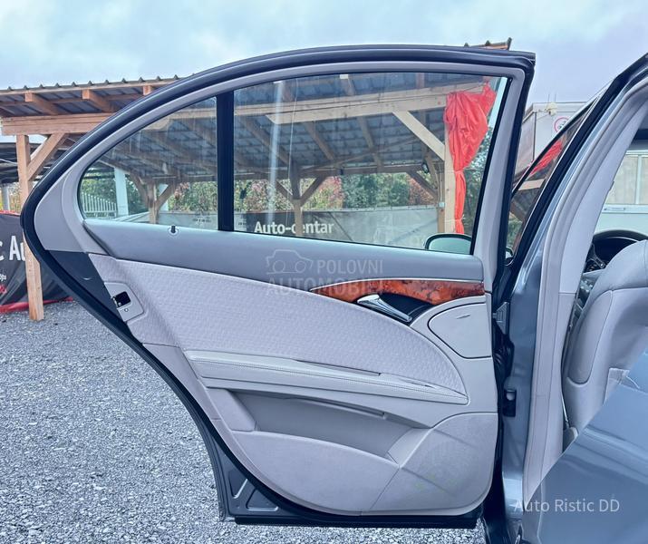 Mercedes Benz E 220 ELEGANCE  T O P