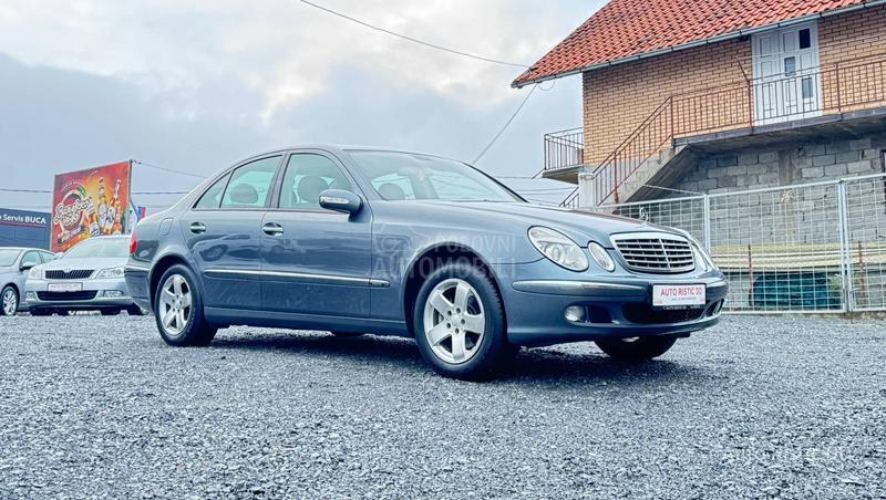 Mercedes Benz E 220 ELEGANCE  T O P