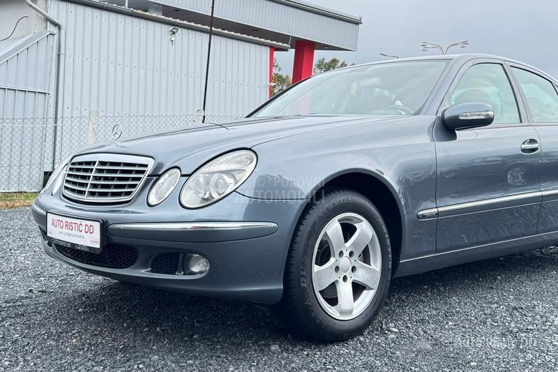 Mercedes Benz E 220 ELEGANCE  T O P