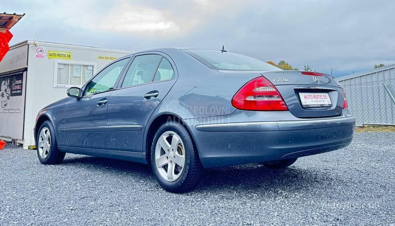Mercedes Benz E 220 ELEGANCE  T O P