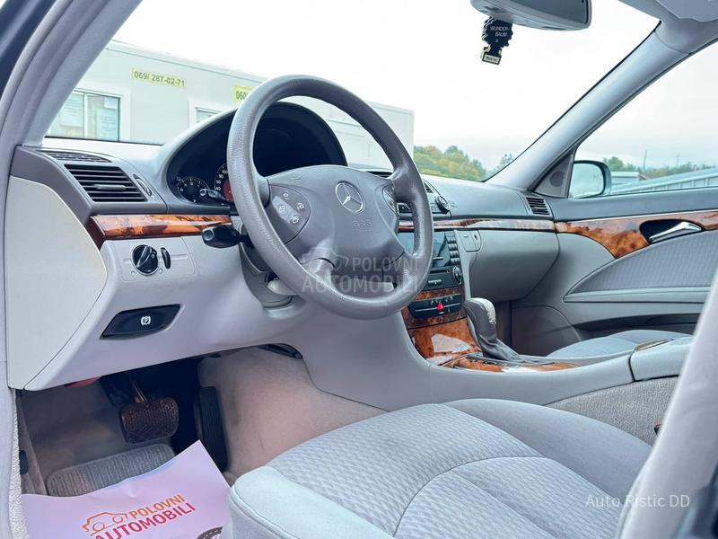 Mercedes Benz E 220 ELEGANCE  T O P