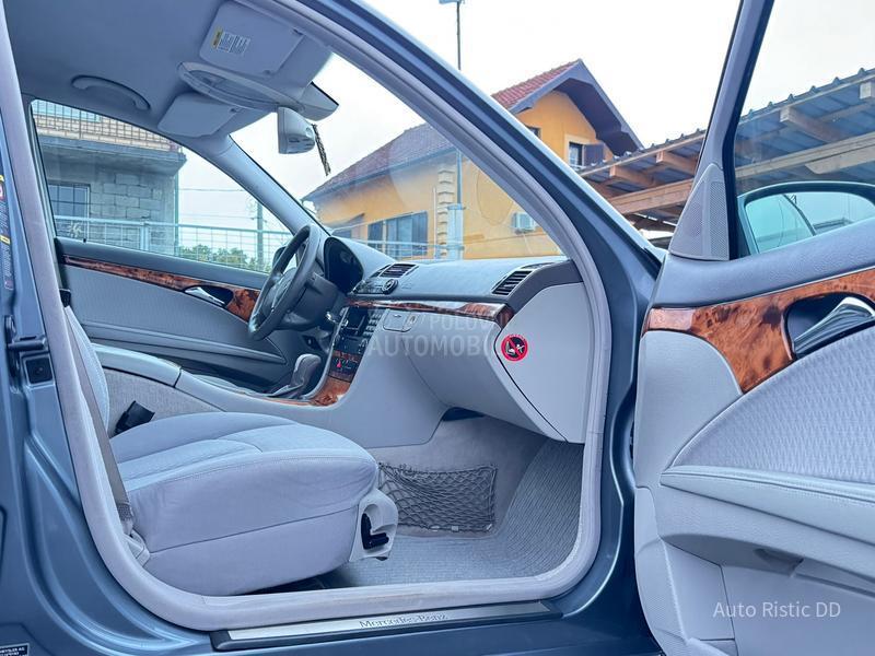 Mercedes Benz E 220 ELEGANCE  T O P