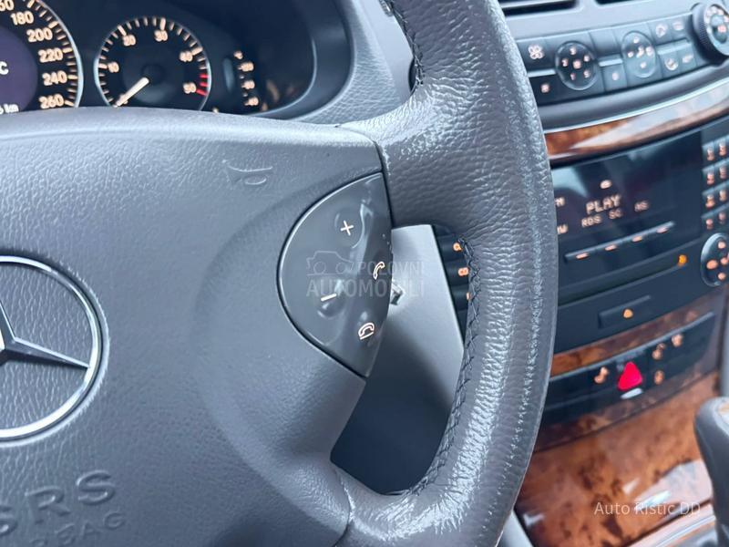 Mercedes Benz E 220 ELEGANCE  T O P