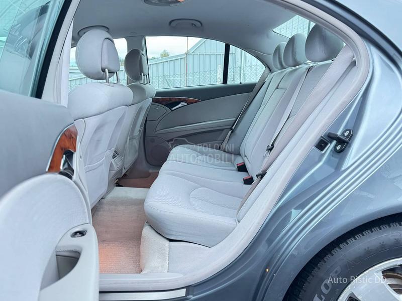 Mercedes Benz E 220 ELEGANCE  T O P