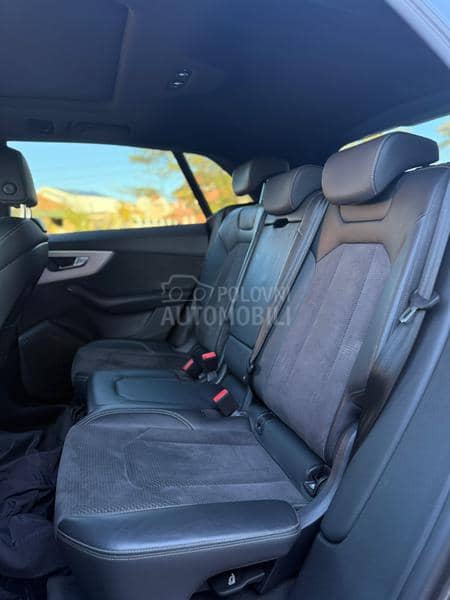 Audi Q8 3xS-line Black