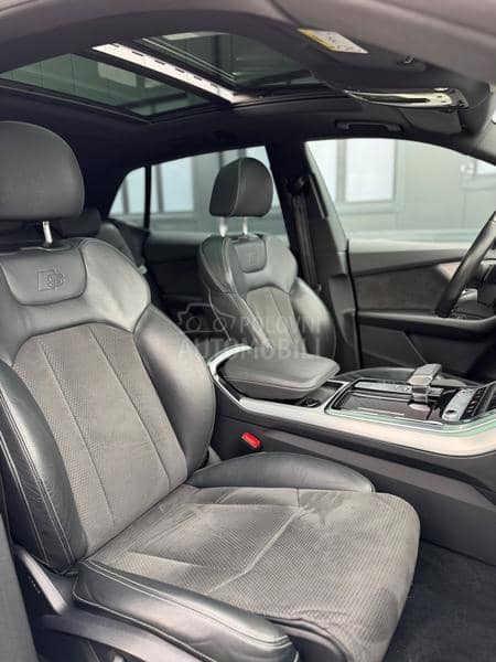 Audi Q8 3xS-line Black