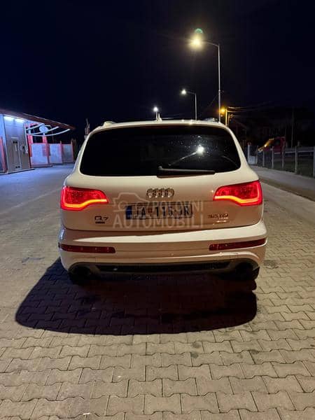 Audi Q7 