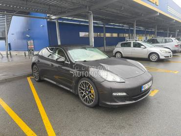 Porsche Panamera 4s