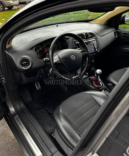 Lancia Delta S MOMO Design