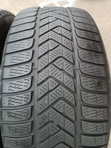 Pirelli 255/45 R19 Zimska