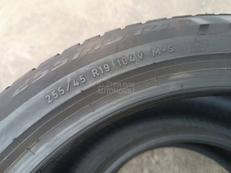 Pirelli 255/45 R19 Zimska