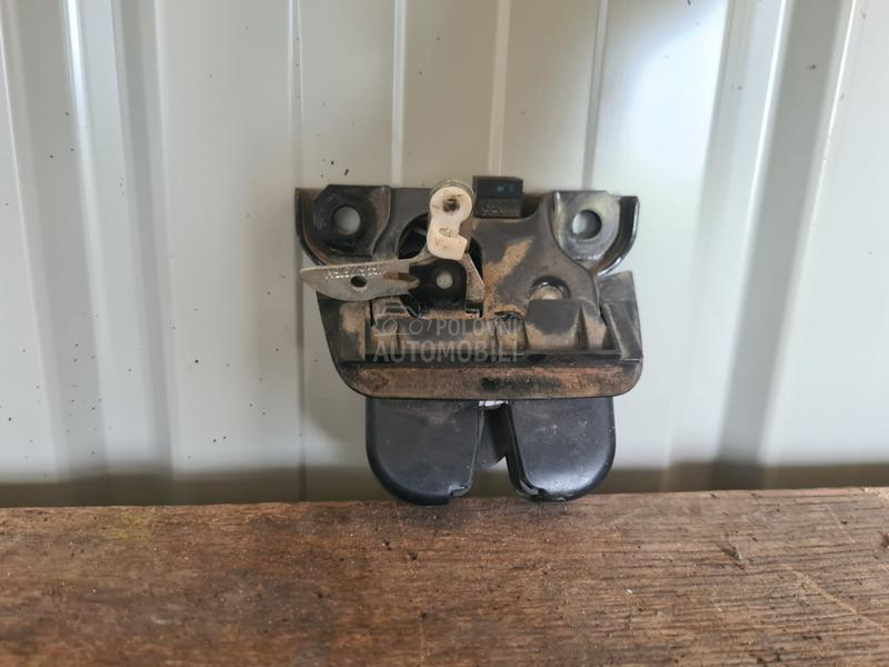 Brava gepek vrata a4 b6