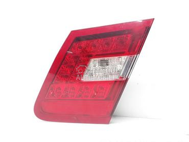 Stop svetlo gepeka desno za Mercedes Benz E 200, E 220, E 230 ... od 2009. do 2013. god.