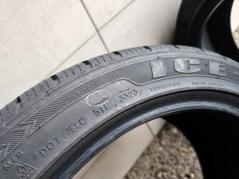 Tracmax 245/40 R18 Zimska