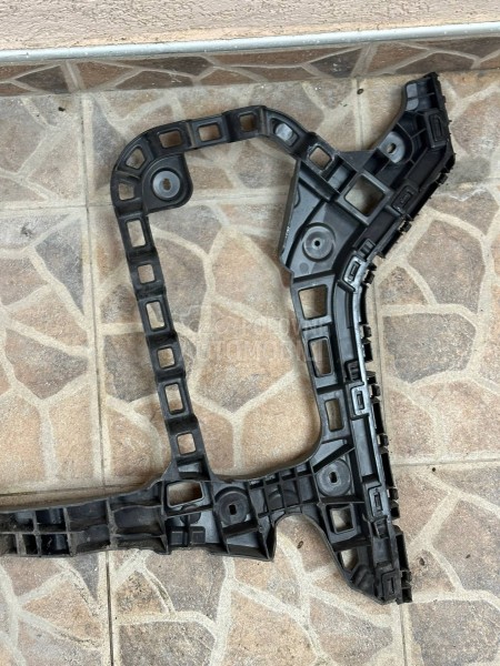 Nosac zadnjeg branika