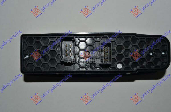 PREKIDAC U PREDNJIM VRATIMA (4