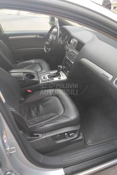Audi Q7 Fu LL Servis Istoria